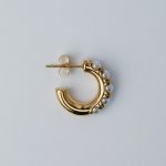 Angel fülbevaló aranyozott nemesacél gyönggyel - Souveraine Jewelry