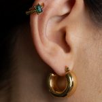 Lucy fülgyűrű arannyal borított nemesacél cirkónia kővel - Souveraine Jewelry