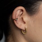 Maya fülgyűrű arannyal borított nemesacél cirkónia kővel - Souveraine Jewelry
