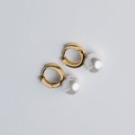 Pearl fülbevaló aranyozott nemesacél gyönggyel - Souveraine Jewelry