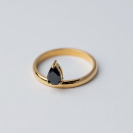 Sabrina Gyűrű aranyozott fekete cirkónia kővel Souveraine Jewelry