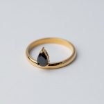Sabrina Gyűrű aranyozott fekete cirkónia kővel Souveraine Jewelry
